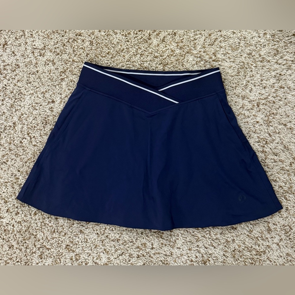 Lululemon V-Waist mid rise tennis skirt